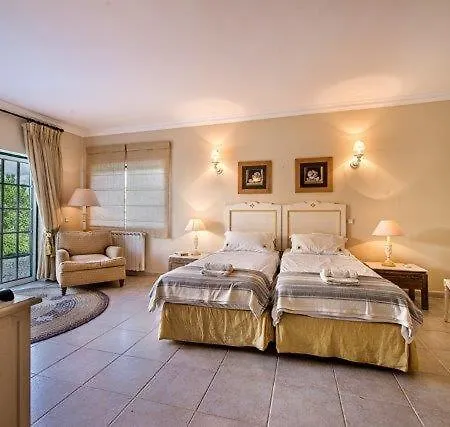 Villa Sleeps 10 Pool Air Con T480113