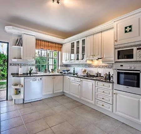 Villa Sleeps 10 Pool Air Con T480113 *