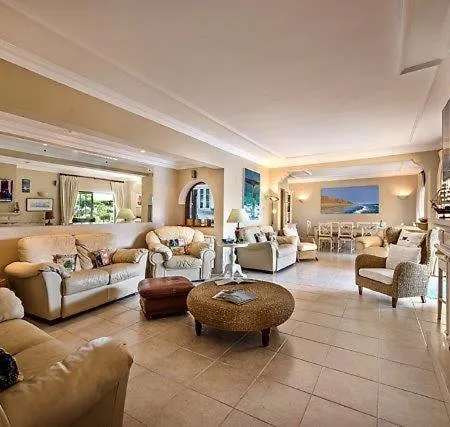 Sleeps 10 Pool Air Con T480113 *